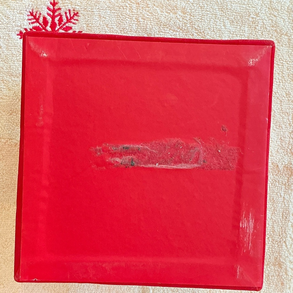 Red Velvet Storage Box - Picture 6 of 10